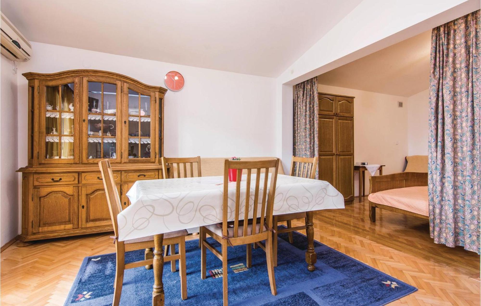 4 Bedroom Awesome Apartment In Starigrad Exterior photo